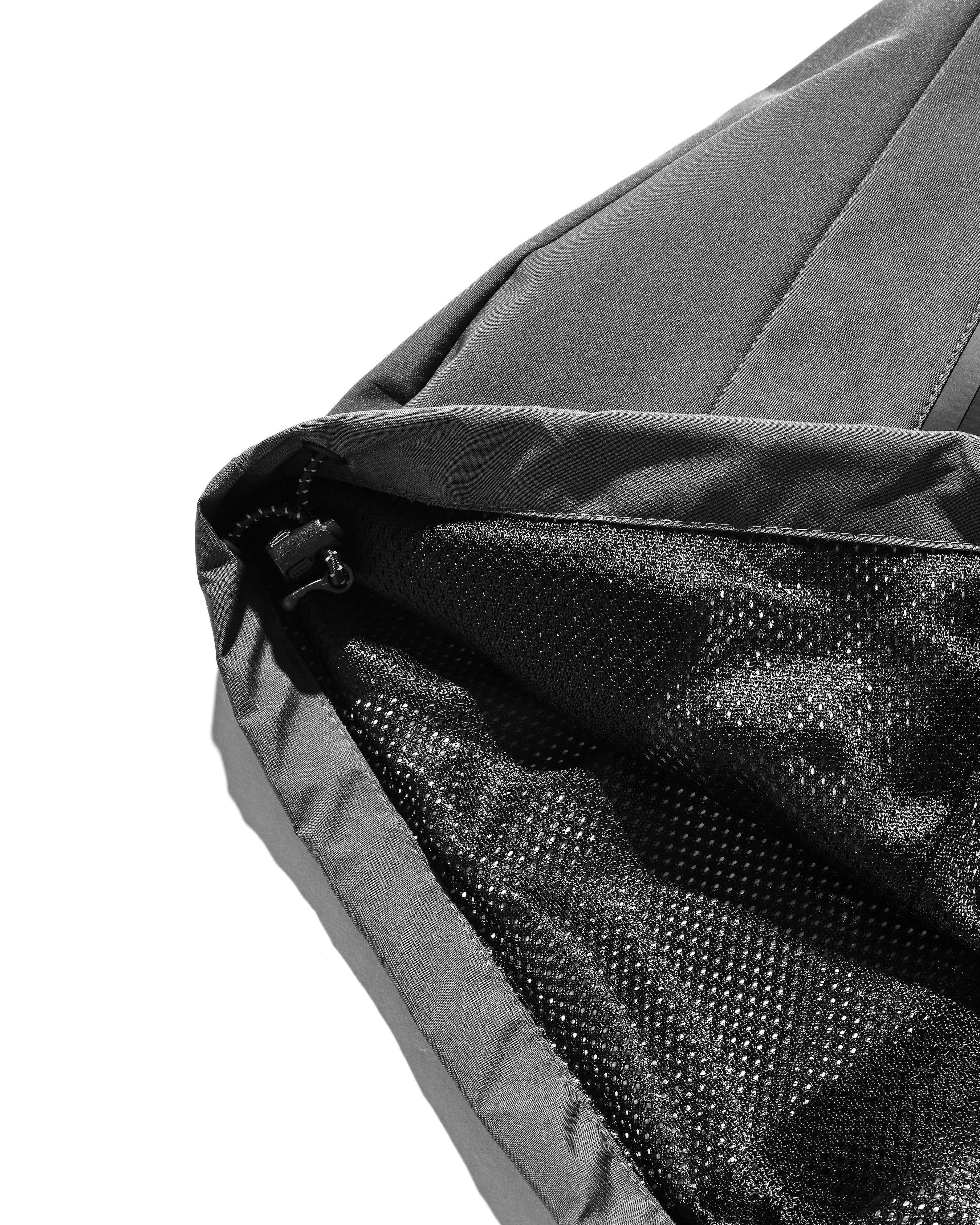 CLESSTE GTX TECH MASSIVE TWISTED HALF PANTS