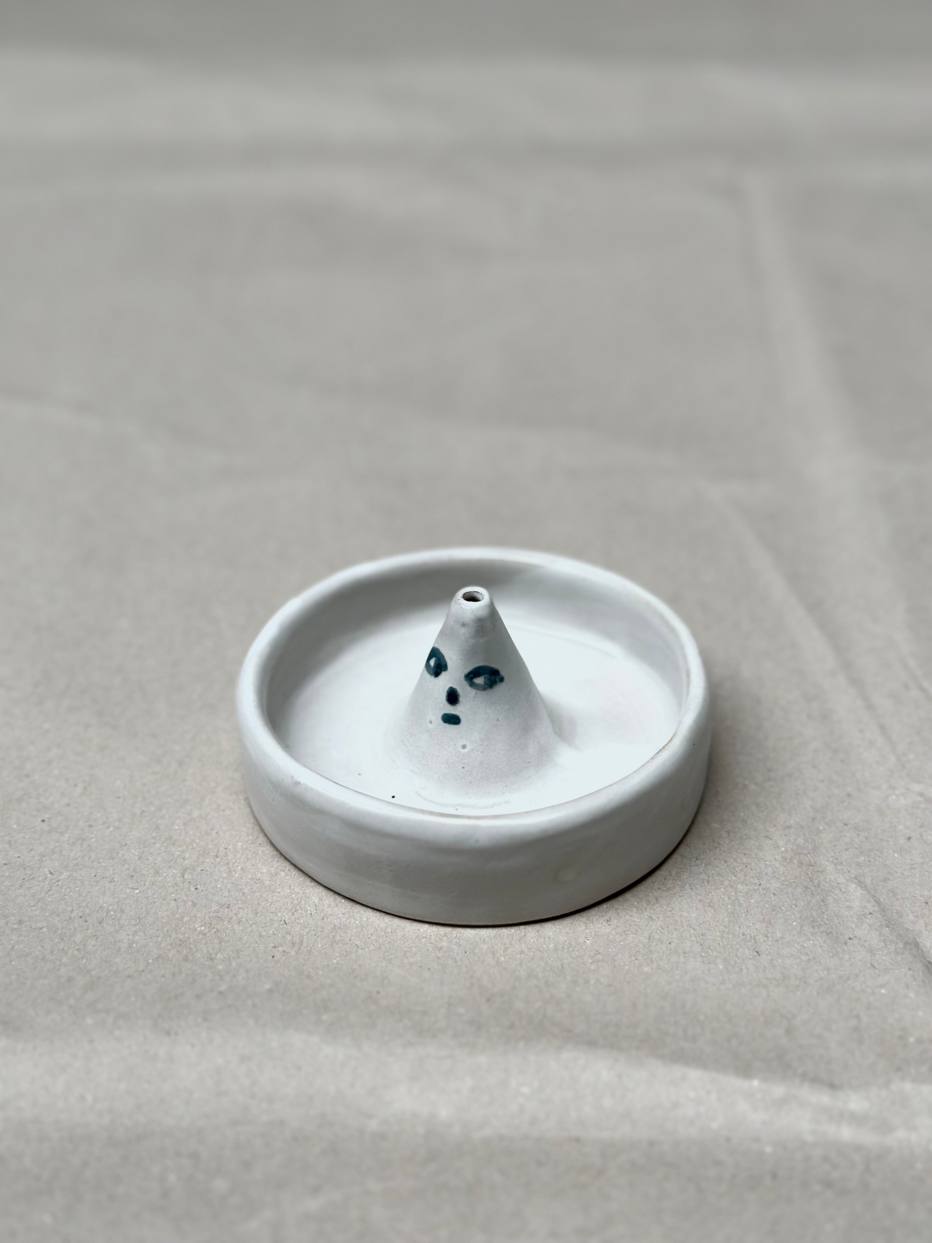MADOKA RINDAL INCENSE HOLDER WITH SAUCER