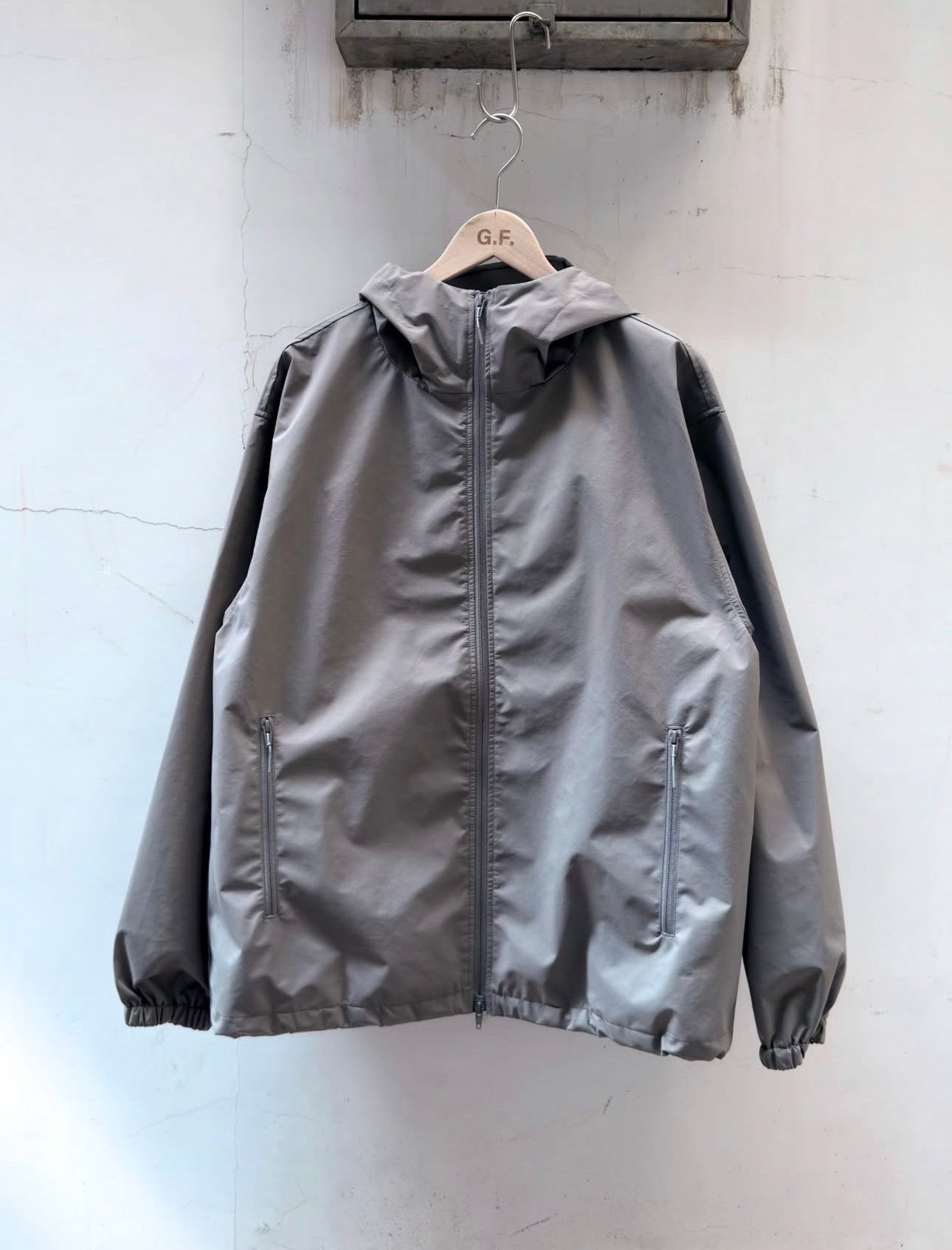 ES.1 26SS NYLON PARKA F003