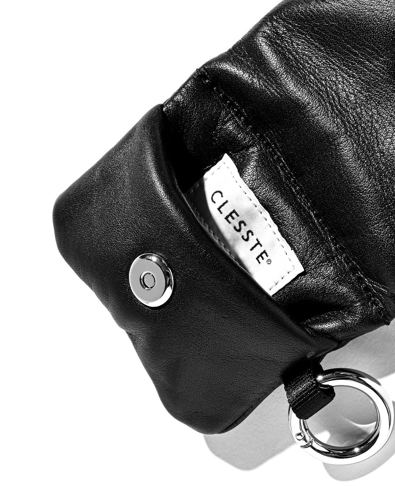 CLESSTE LEATHER PADDED AIRPODS CASE