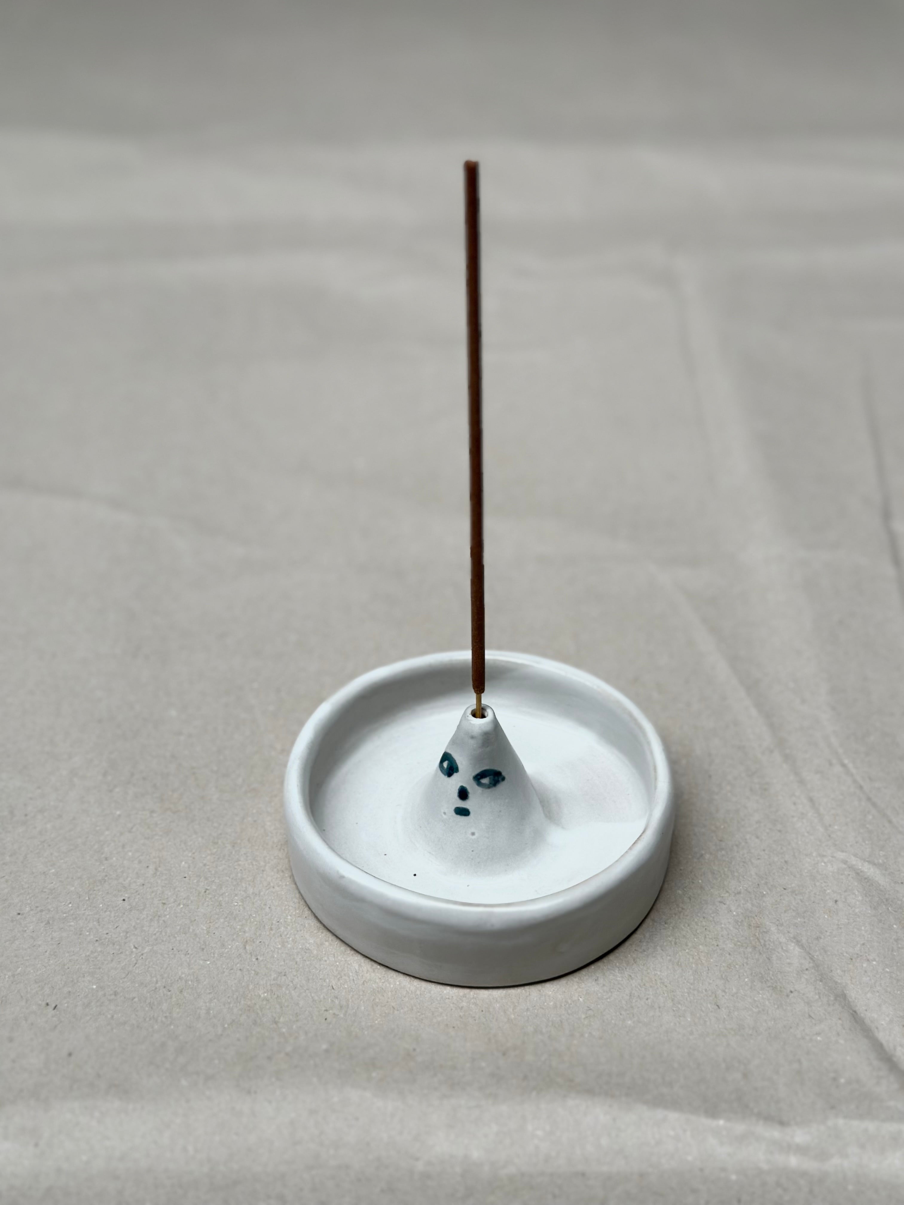MADOKA RINDAL INCENSE HOLDER WITH SAUCER