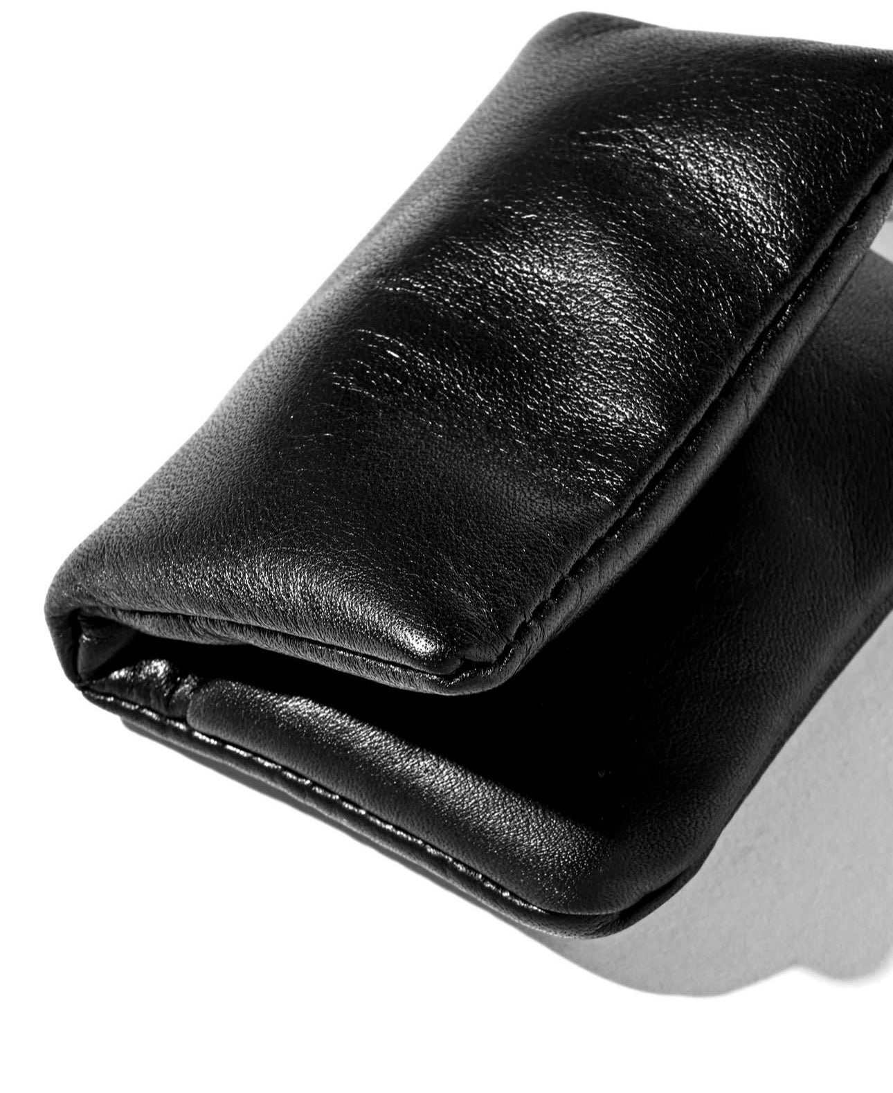 CLESSTE LEATHER PADDED AIRPODS CASE