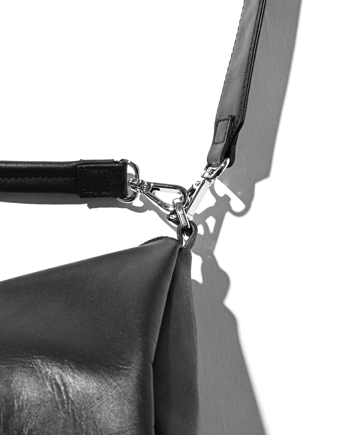 CLESSTE LEATHER DAYOFF BAG