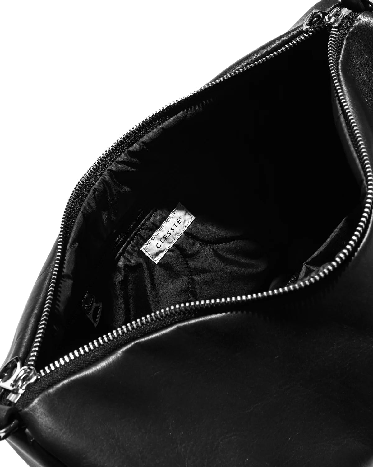 CLESSTE LEATHER DAYOFF BAG
