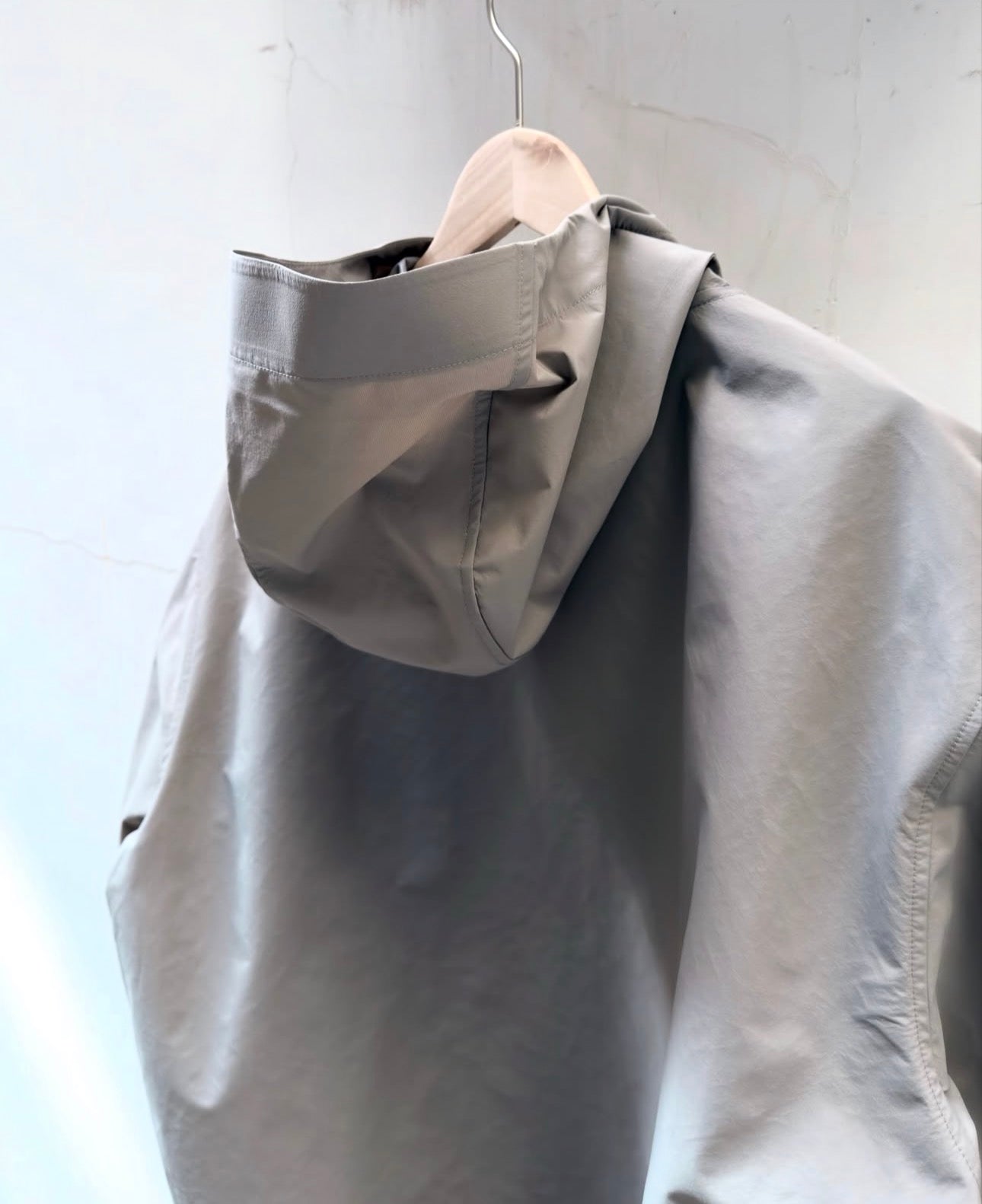ES.1 26SS NYLON PARKA F003