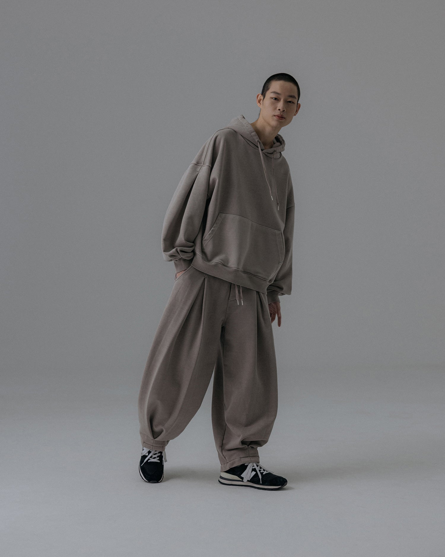 ANGLAN VALLEY TUCK SWEAT BALLOON HOODIE - WASHED