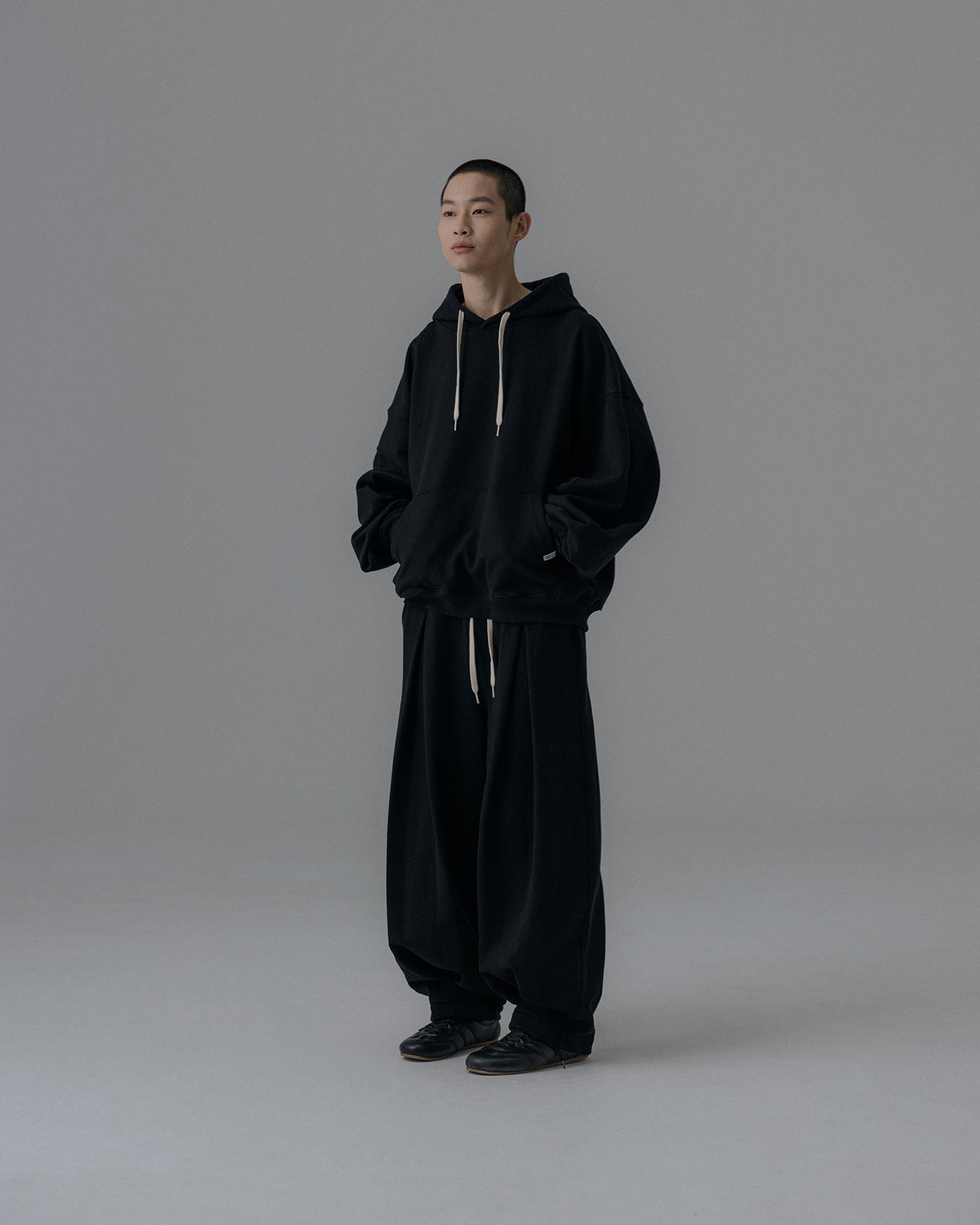 ANGLAN VALLEY TUCK SWEAT BALLOON HOODIE
