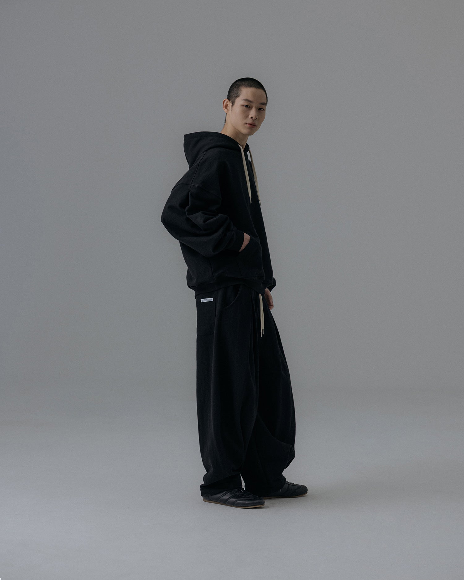 ANGLAN VALLEY TUCK SWEAT BALLOON HOODIE
