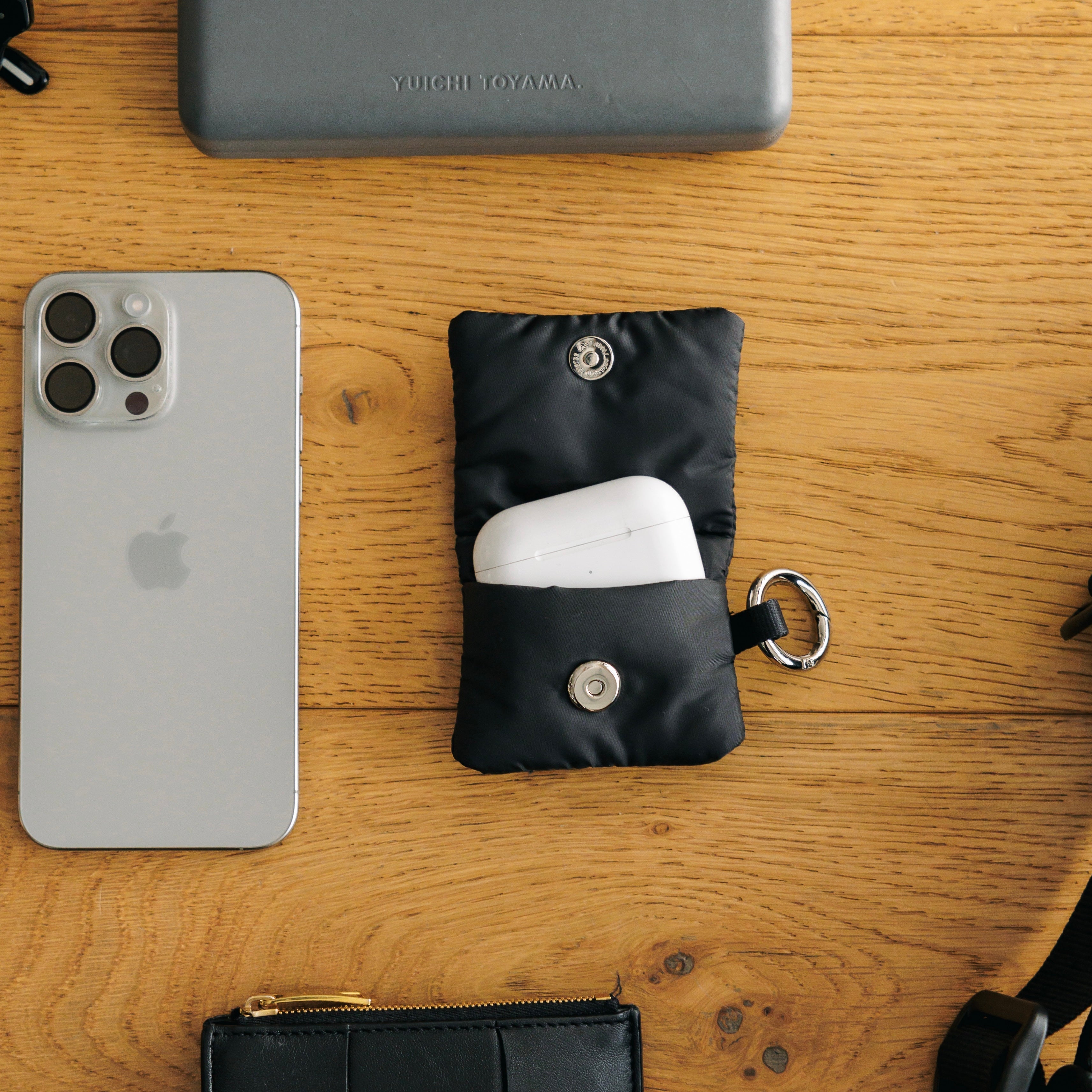 CLESSTE PADDED AIRPODS CASE