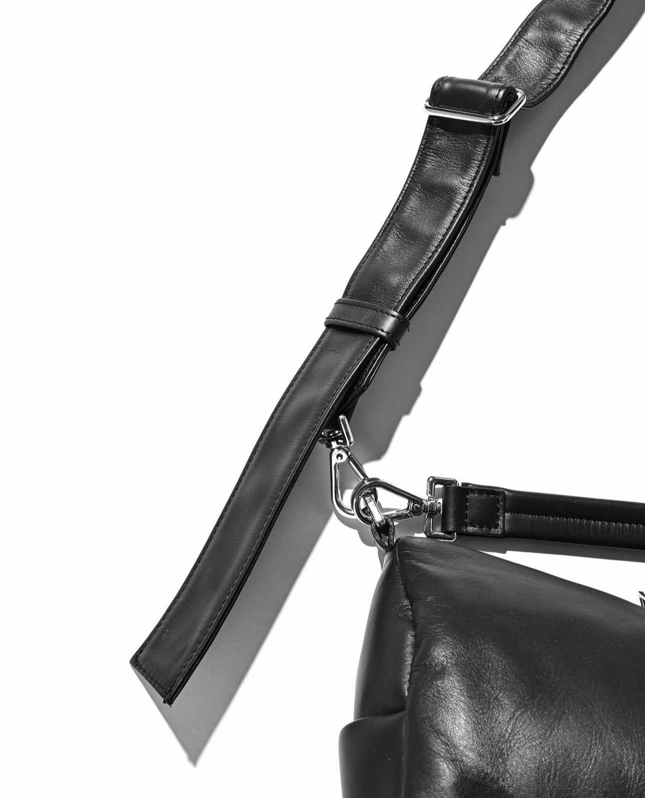 CLESSTE LEATHER DAYOFF BAG MINI