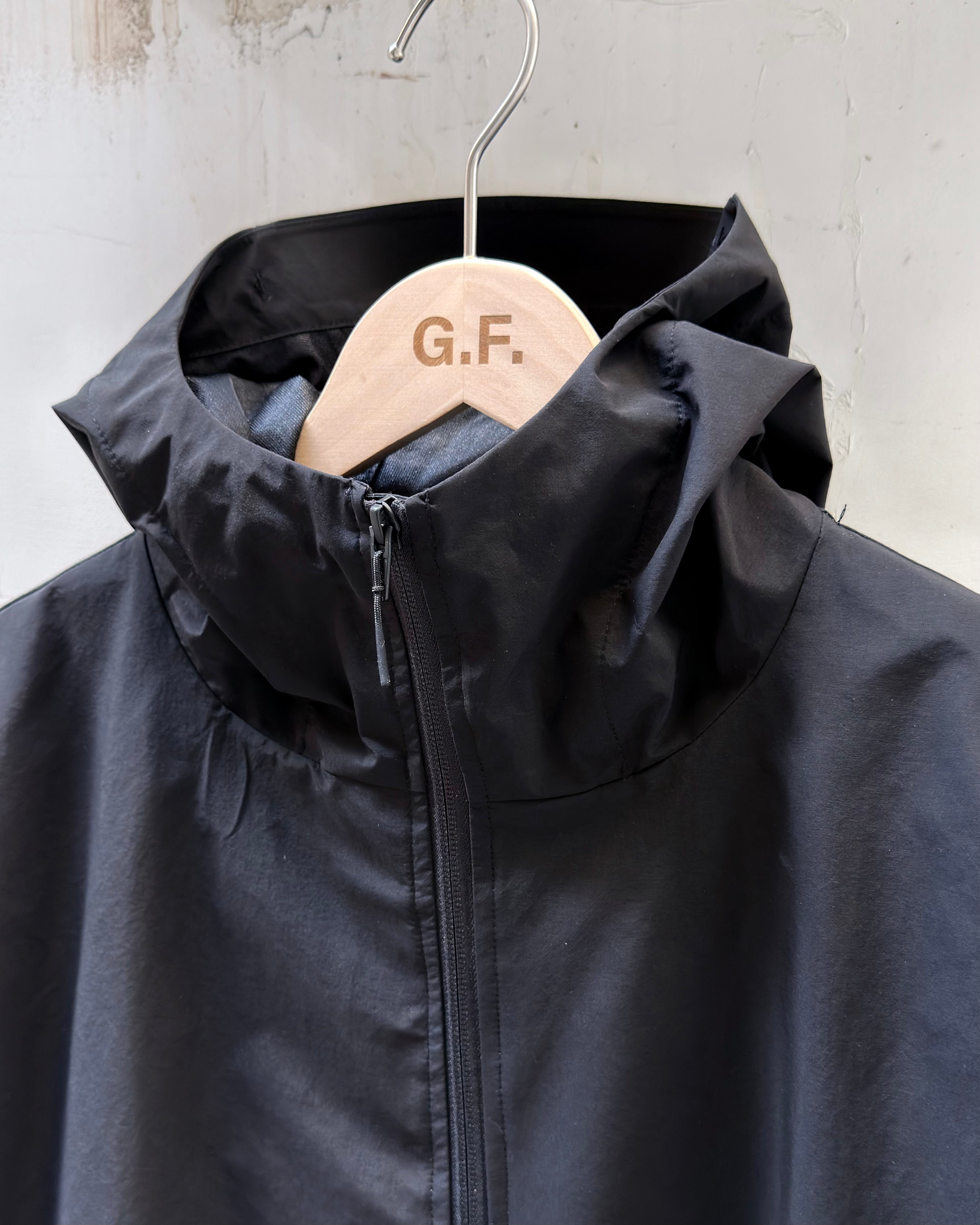ES.1 26SS NYLON PARKA F003