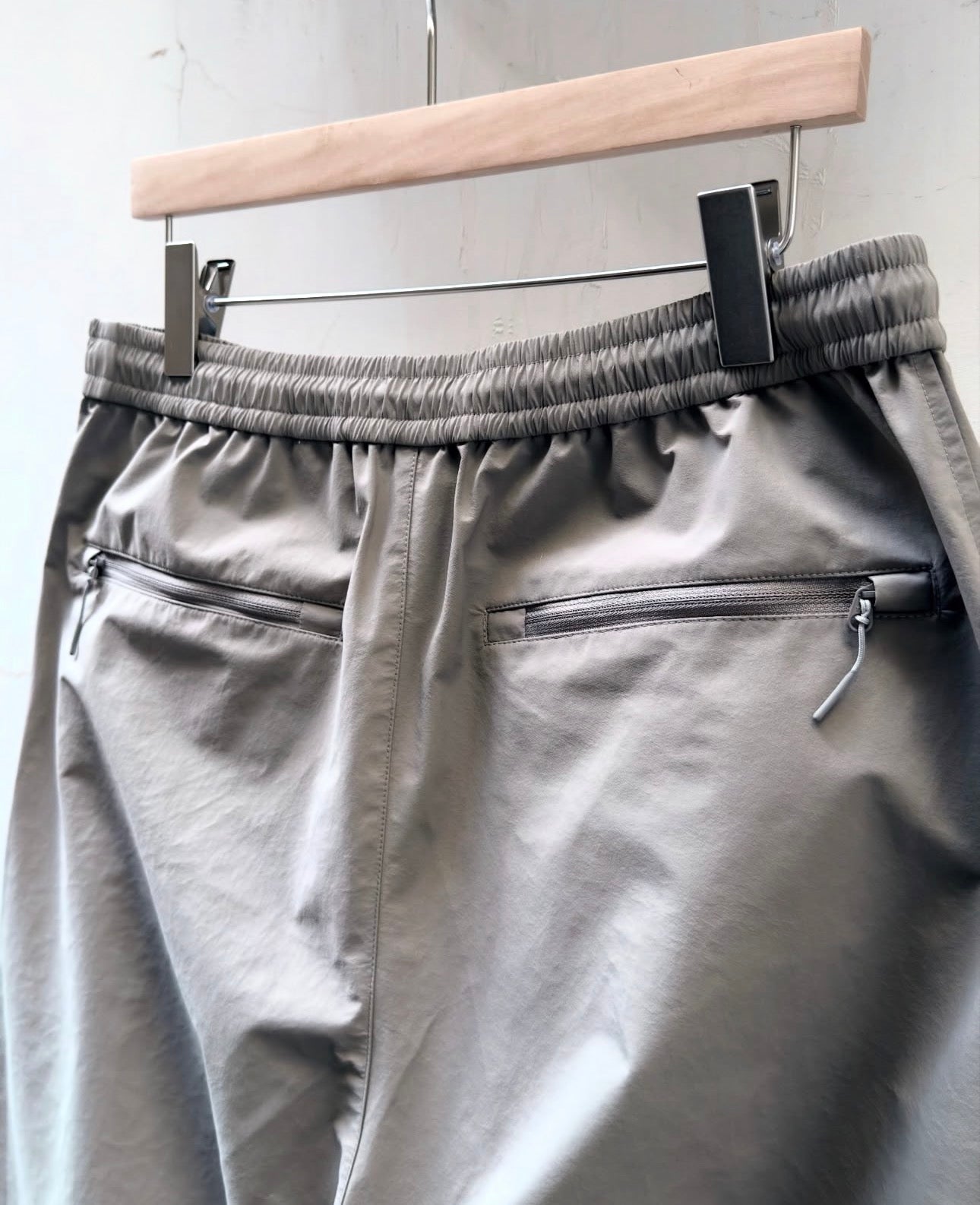 ES.1 26SS NYLON PANTS F002