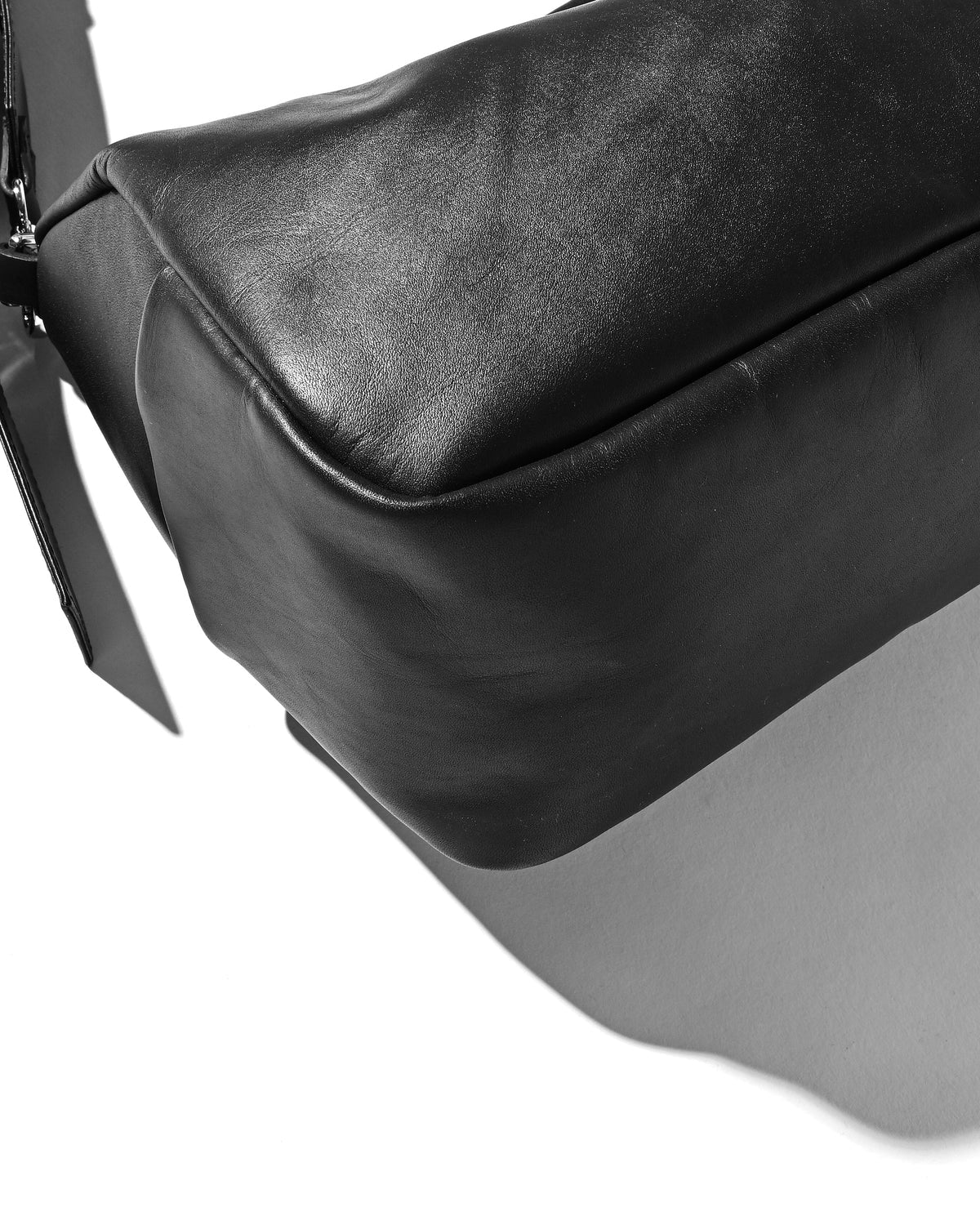 CLESSTE LEATHER DAYOFF BAG