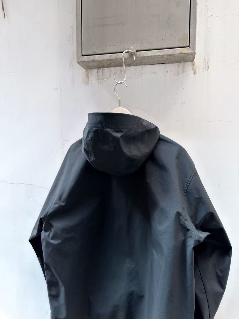 ES.1 26SS NYLON PARKA F003