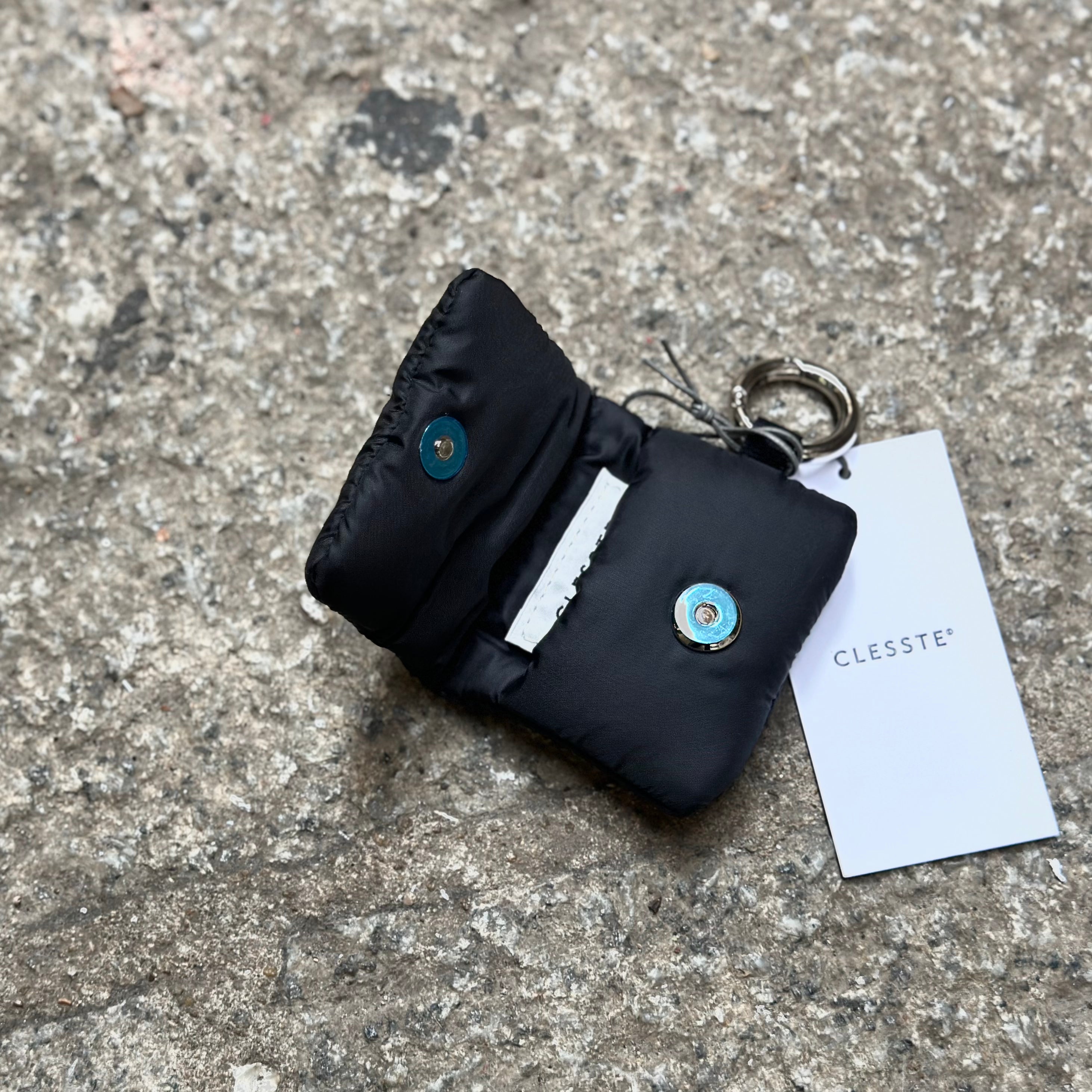 CLESSTE PADDED AIRPODS CASE