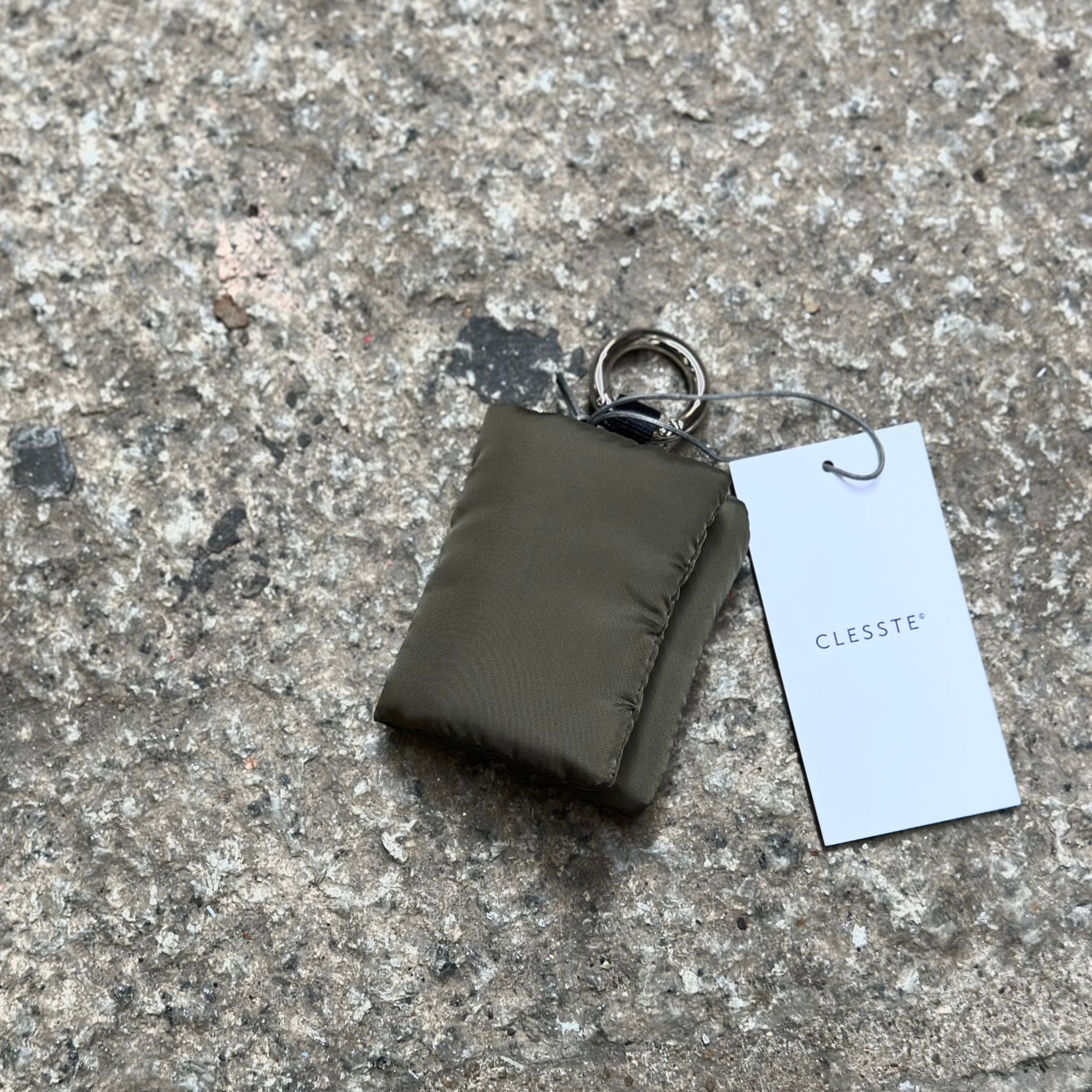 CLESSTE PADDED AIRPODS CASE