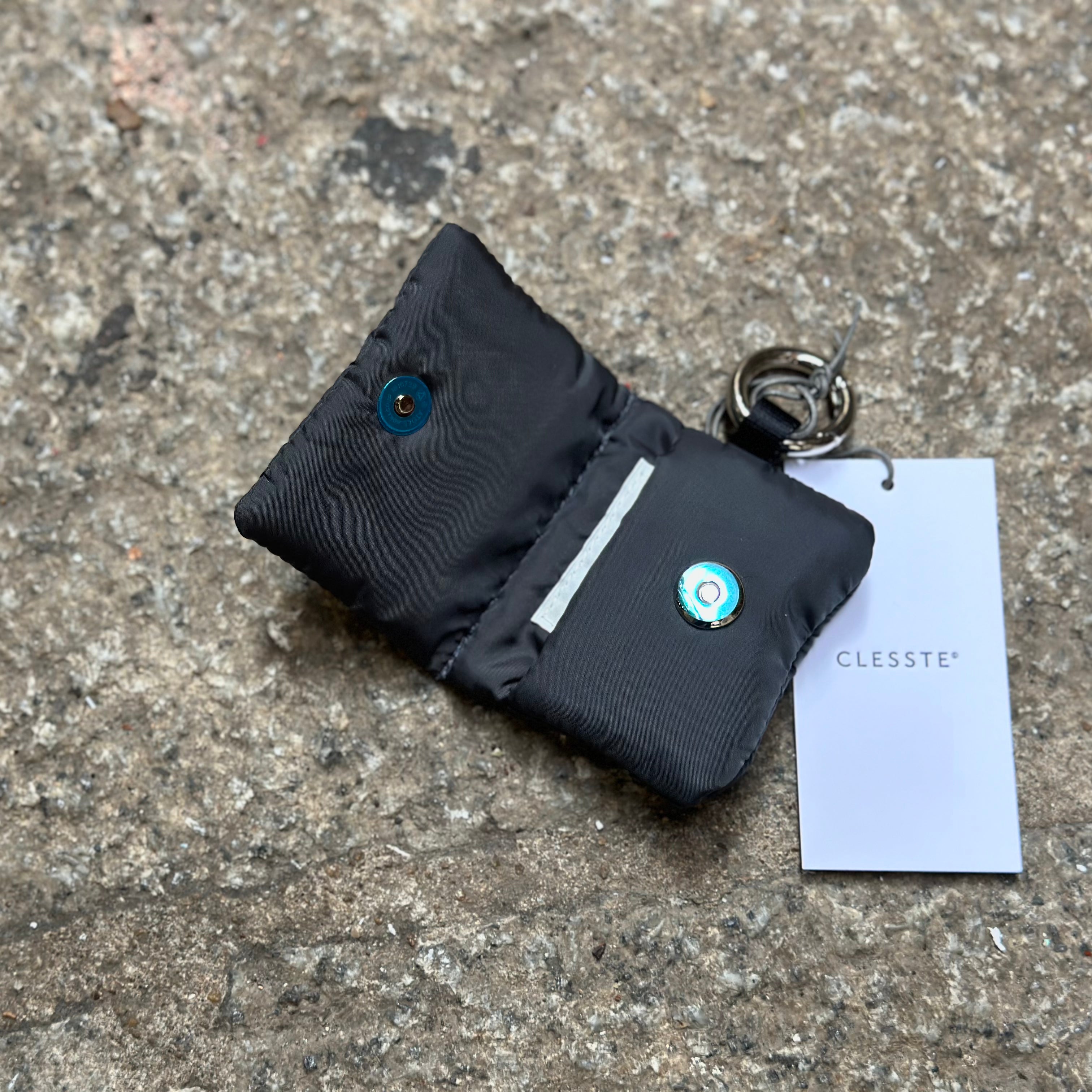 CLESSTE PADDED AIRPODS CASE