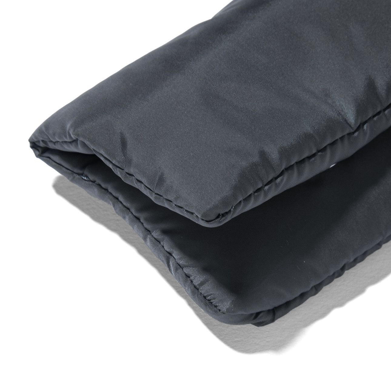 CLESSTE PADDED AIRPODS CASE
