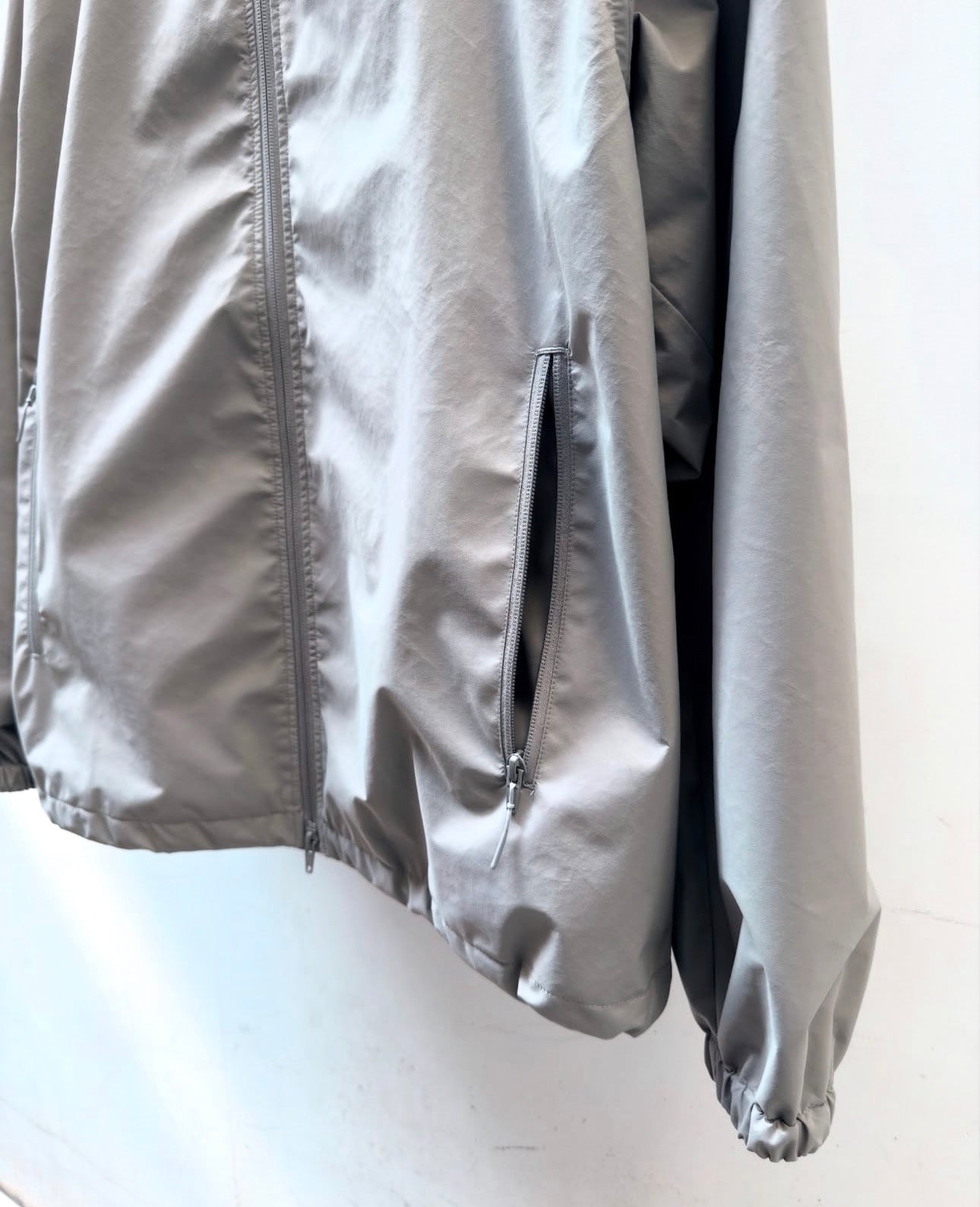 ES.1 26SS NYLON PARKA F003