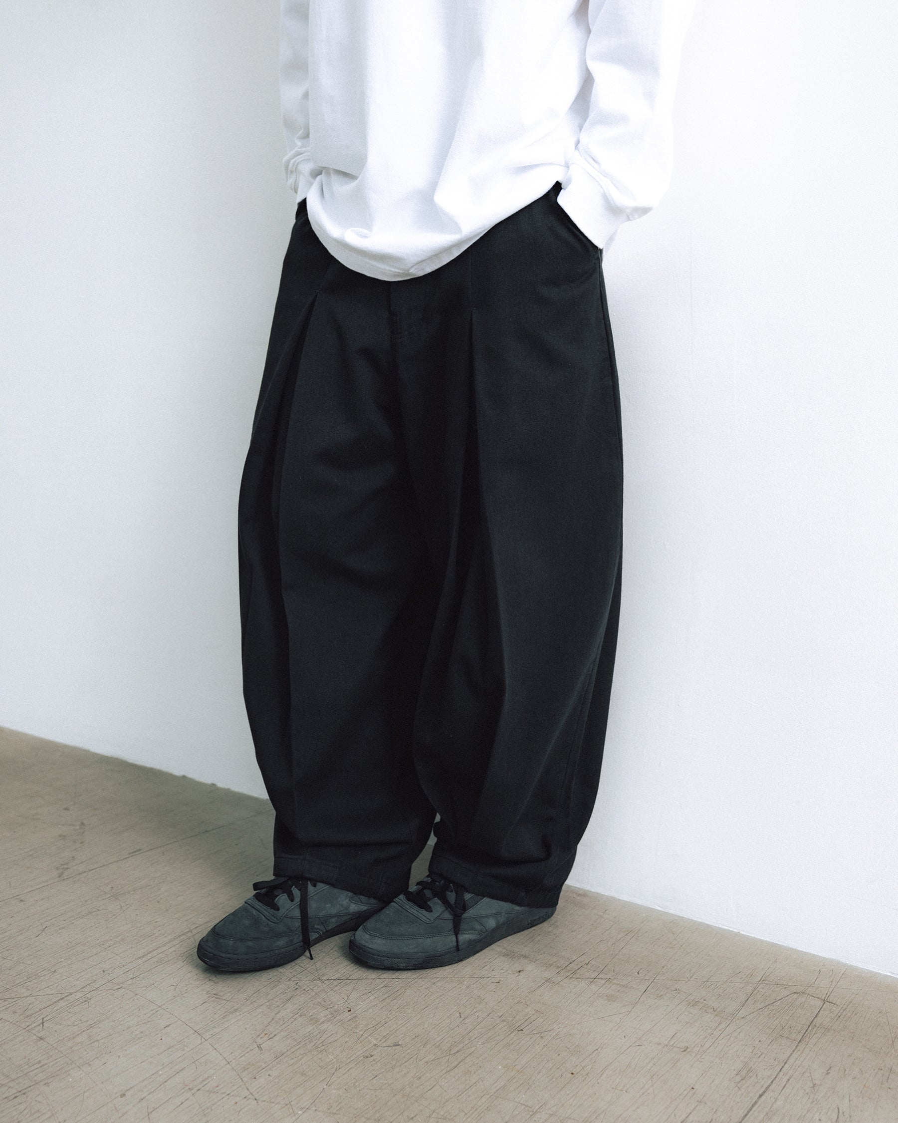 ANGLAN LONG TUCK WING BALLOON PANTS