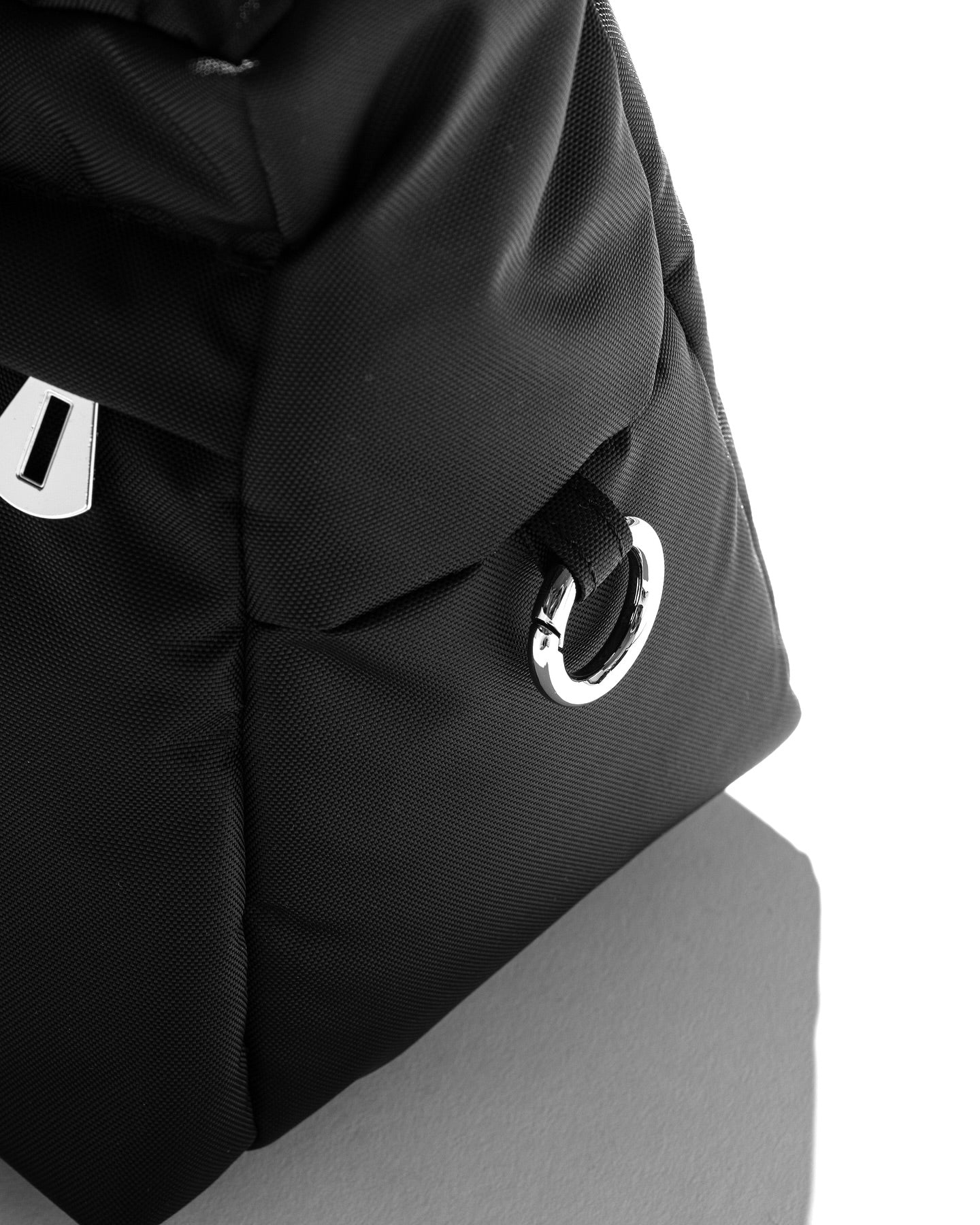 CLESSTE MULTI POCKET HOLIDAY BAG